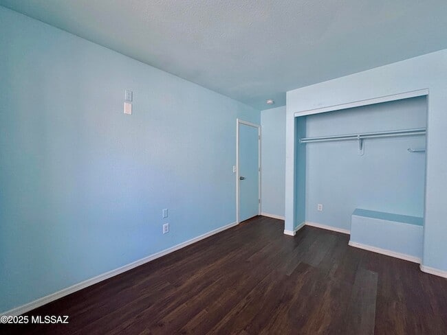 Building Photo - 2327 E Precious Shard Ct