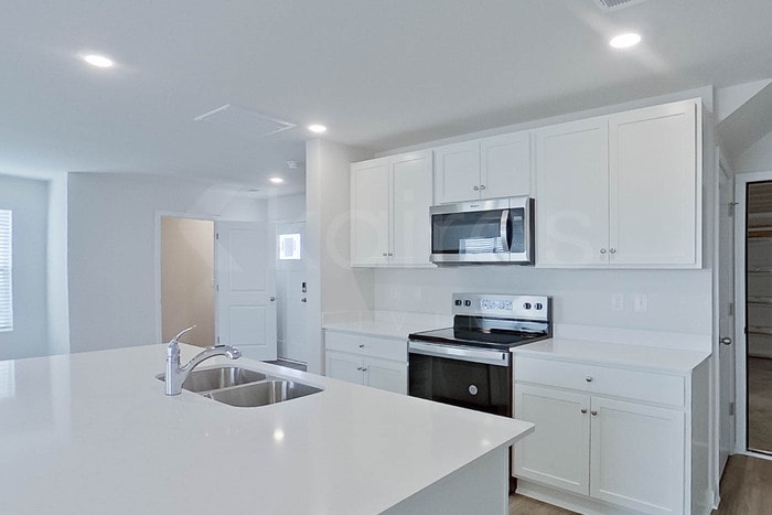 Building Photo - 125 Overstreet Way