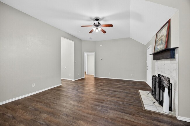 Building Photo - 3205 Carverly Ave