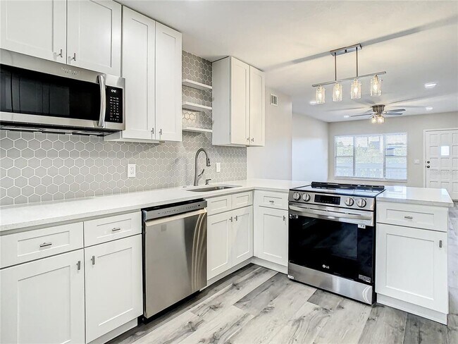 Building Photo - 2253 Norwegian Dr