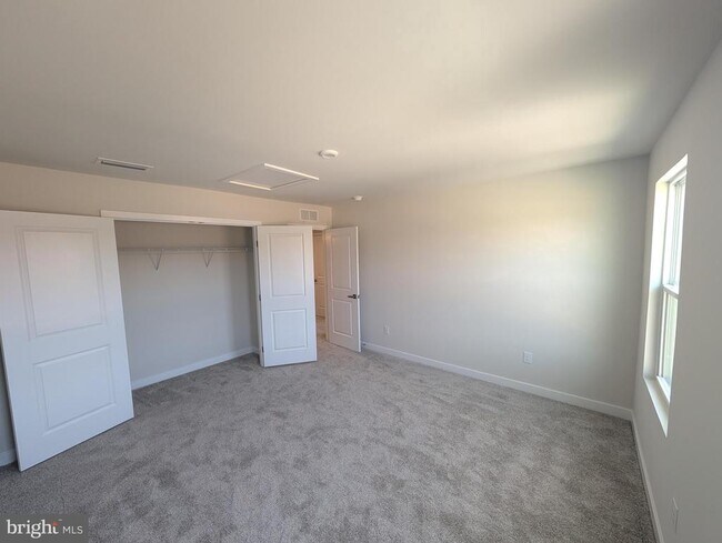 Building Photo - 114 RED LION Ct