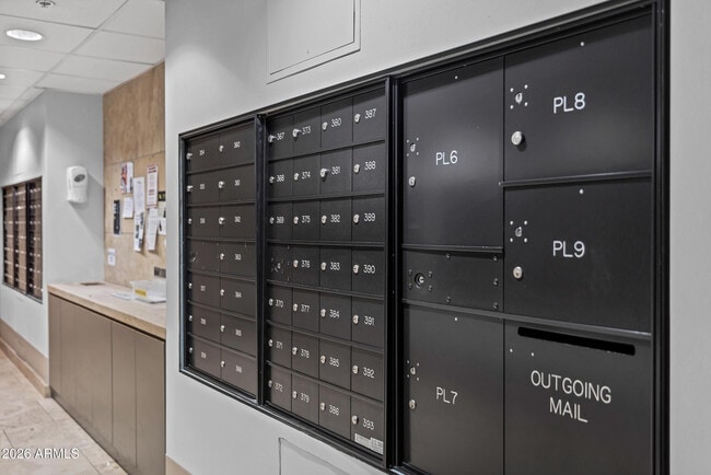 Building Photo - 7141 E Rancho Vista Dr