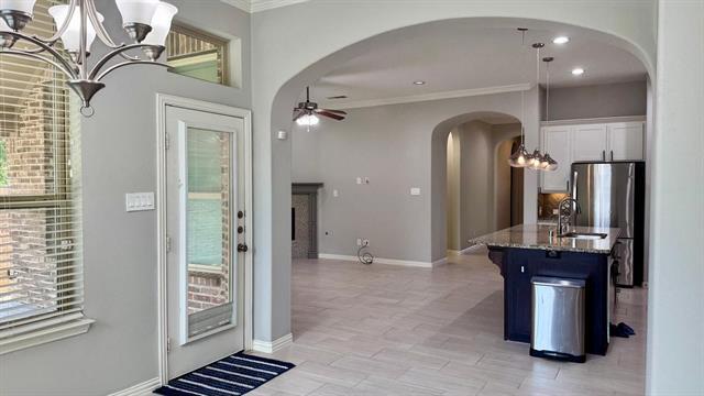 Building Photo - 6913 Helena Way