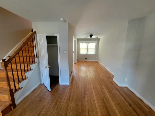 Building Photo - 2224 Graythorn Rd