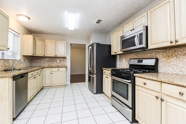 Building Photo - 9215 Grandview Park Dr