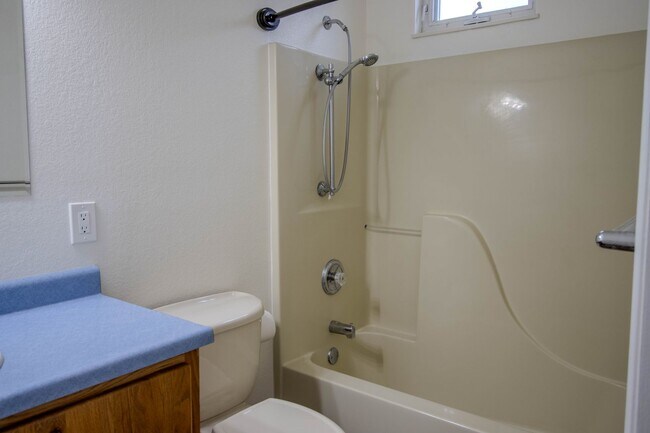 Building Photo - 609 Cobblestone Ct