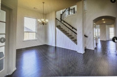 Building Photo - 18122 Glenlyon Dr