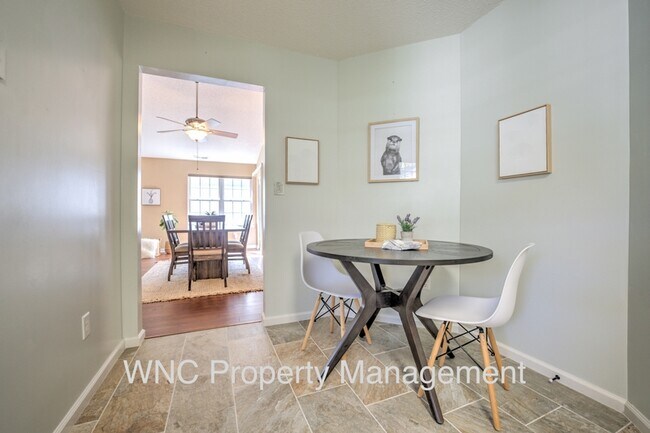 Building Photo - 302 Creeks End Cir