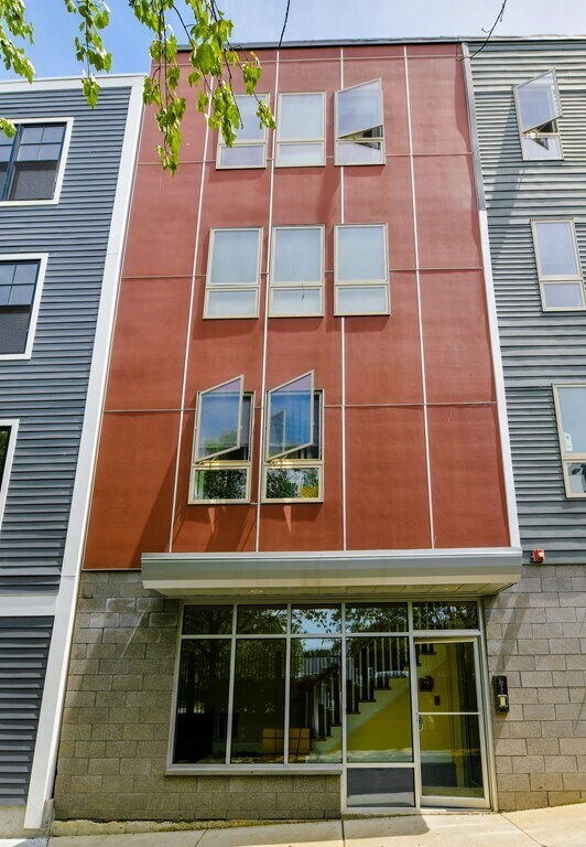 Building Photo - 200 Silver St