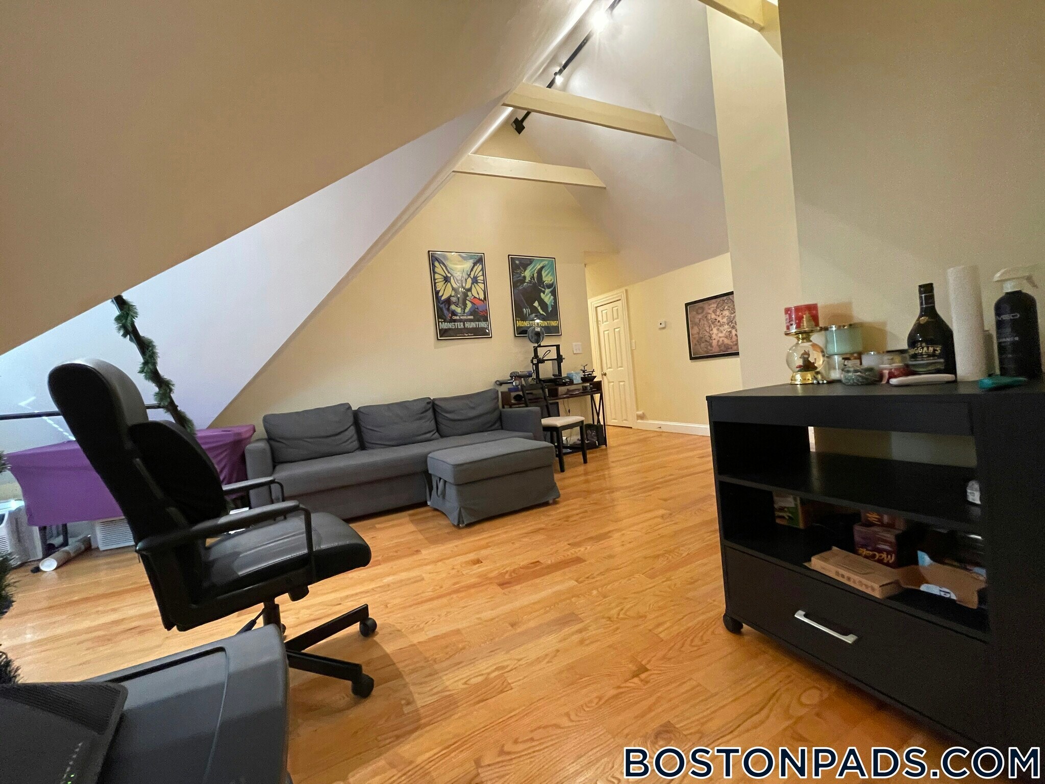 Building Photo - 5 Irving St