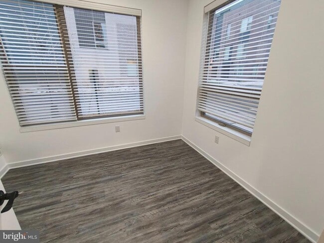 Building Photo - 3129 Beachview Ln