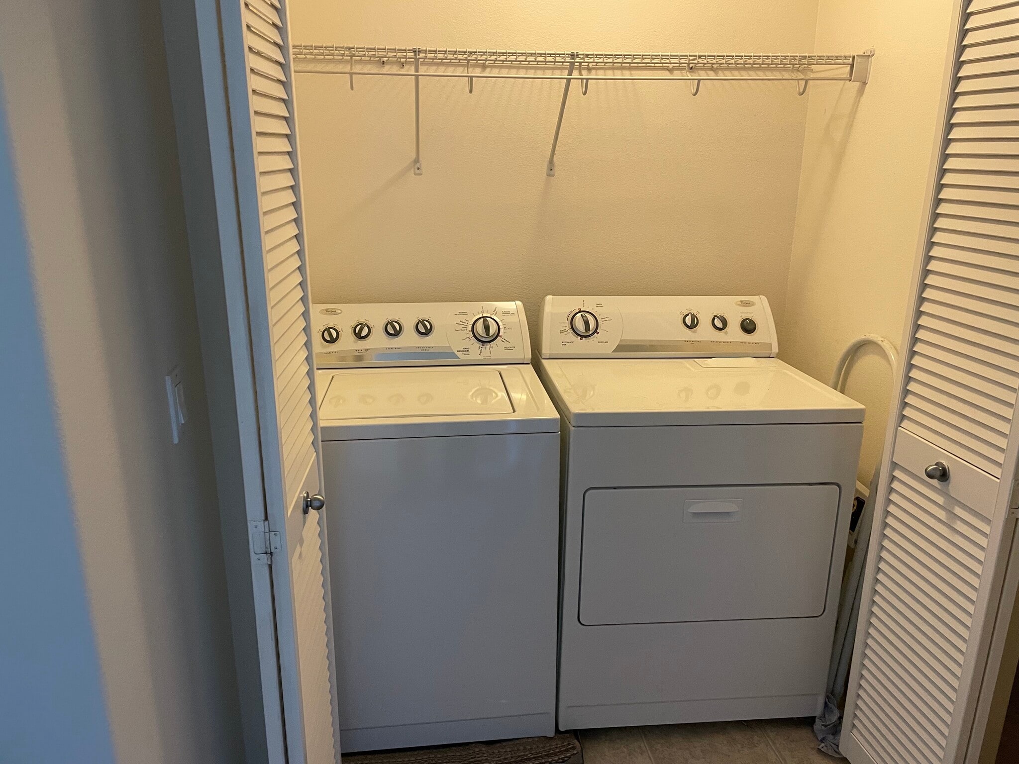 Building Photo - 1101 S Main St