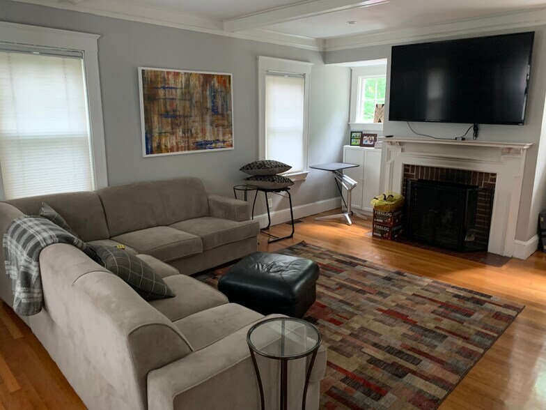 Building Photo - 115 Eastbourne Rd