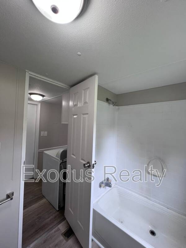 Building Photo - 39 Quiet Country Ln
