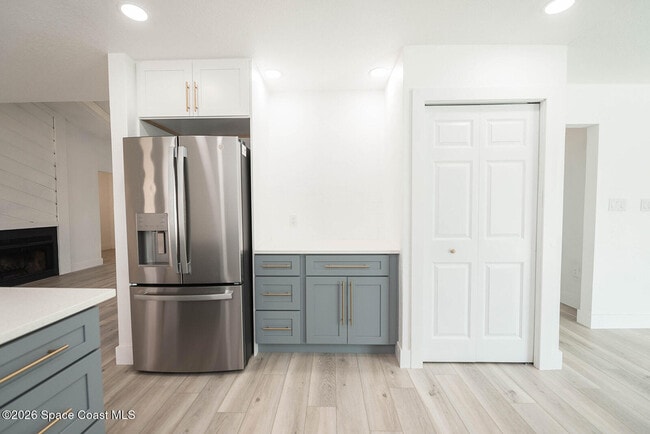 Building Photo - 790 Palm Dr