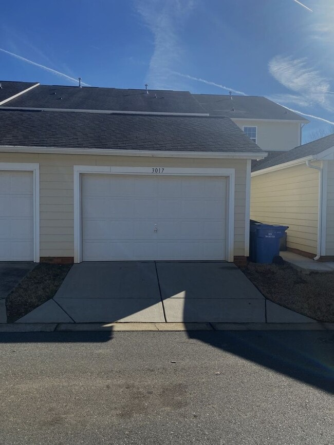 Building Photo - Mint Hill! 3 Bedroom! 100% Renovated!