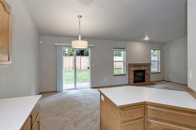 Building Photo - Spacious 4-Bedroom Home on a Tranquil Cul-de-Sac in Puyallup