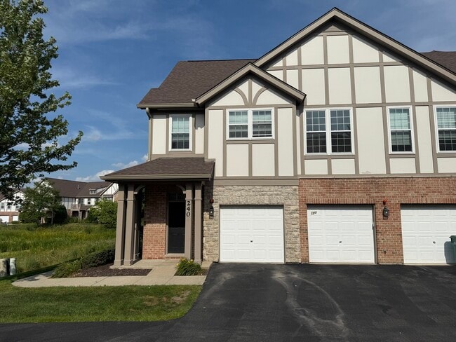 Primary Photo - 260 Rosehall Dr