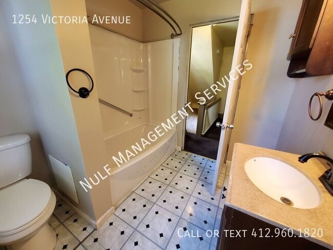 Primary Photo - 1254 Victoria Ave