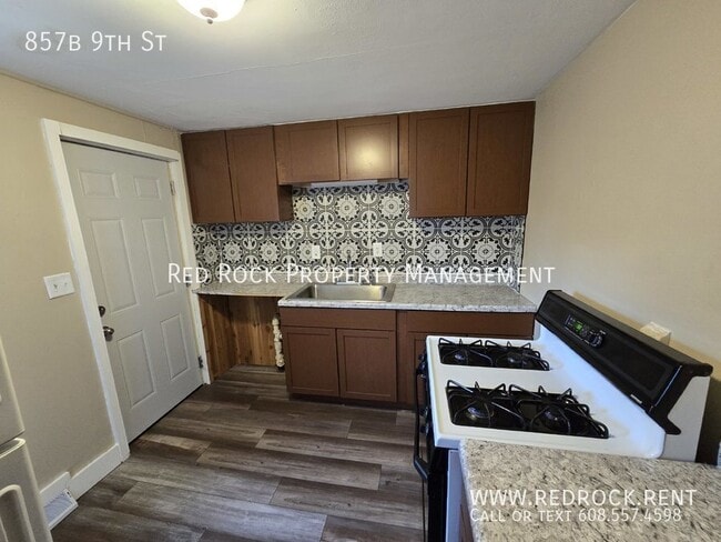 Building Photo - 857 9th St