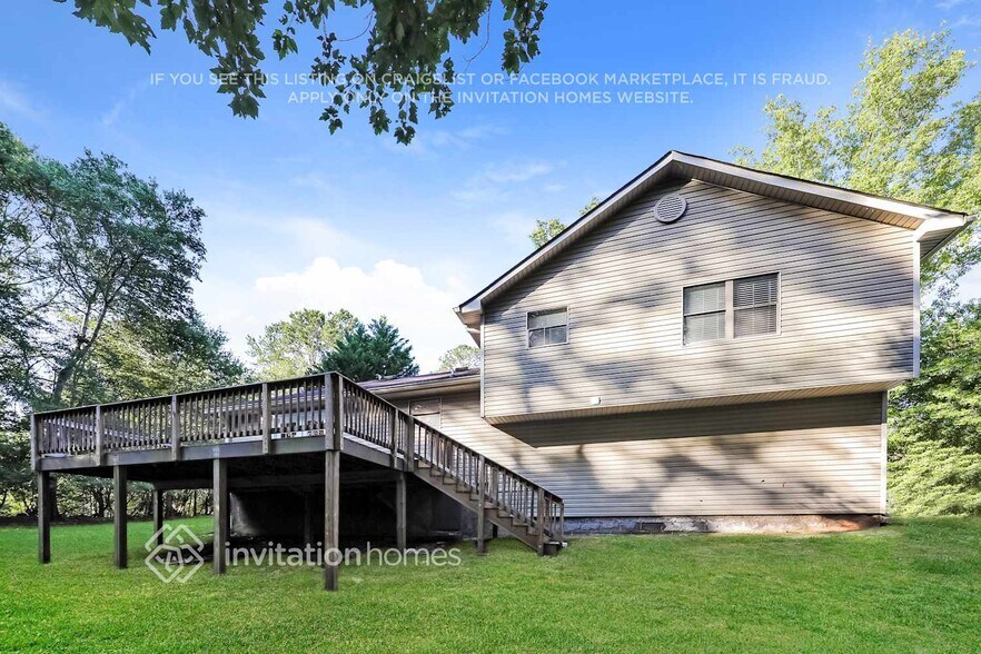 Building Photo - 215 Merrydale Dr