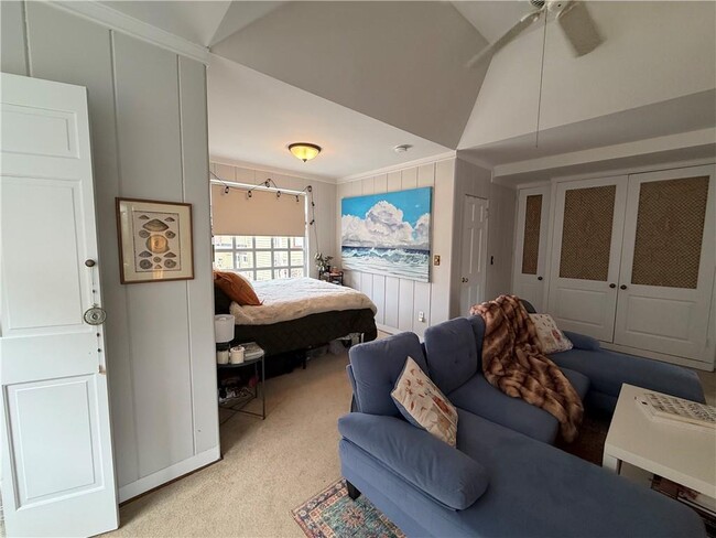 Building Photo - 107 John St