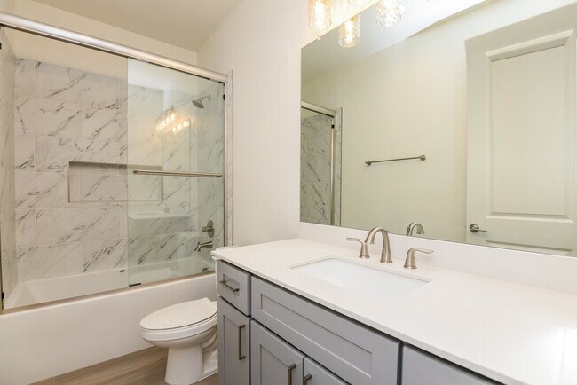 Building Photo - 7173 9th Hole Dr