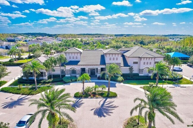 Building Photo - Waterfront Home for Lease – Resort-Style L...