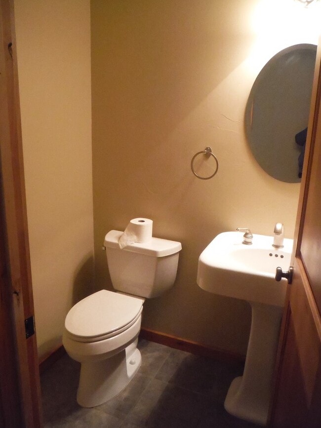 Building Photo - Gorgeous 3 Bedroom Home in Elk Grove Commu...