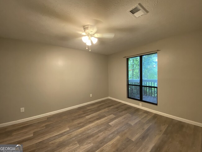 Building Photo - 425 Warm Springs Cir