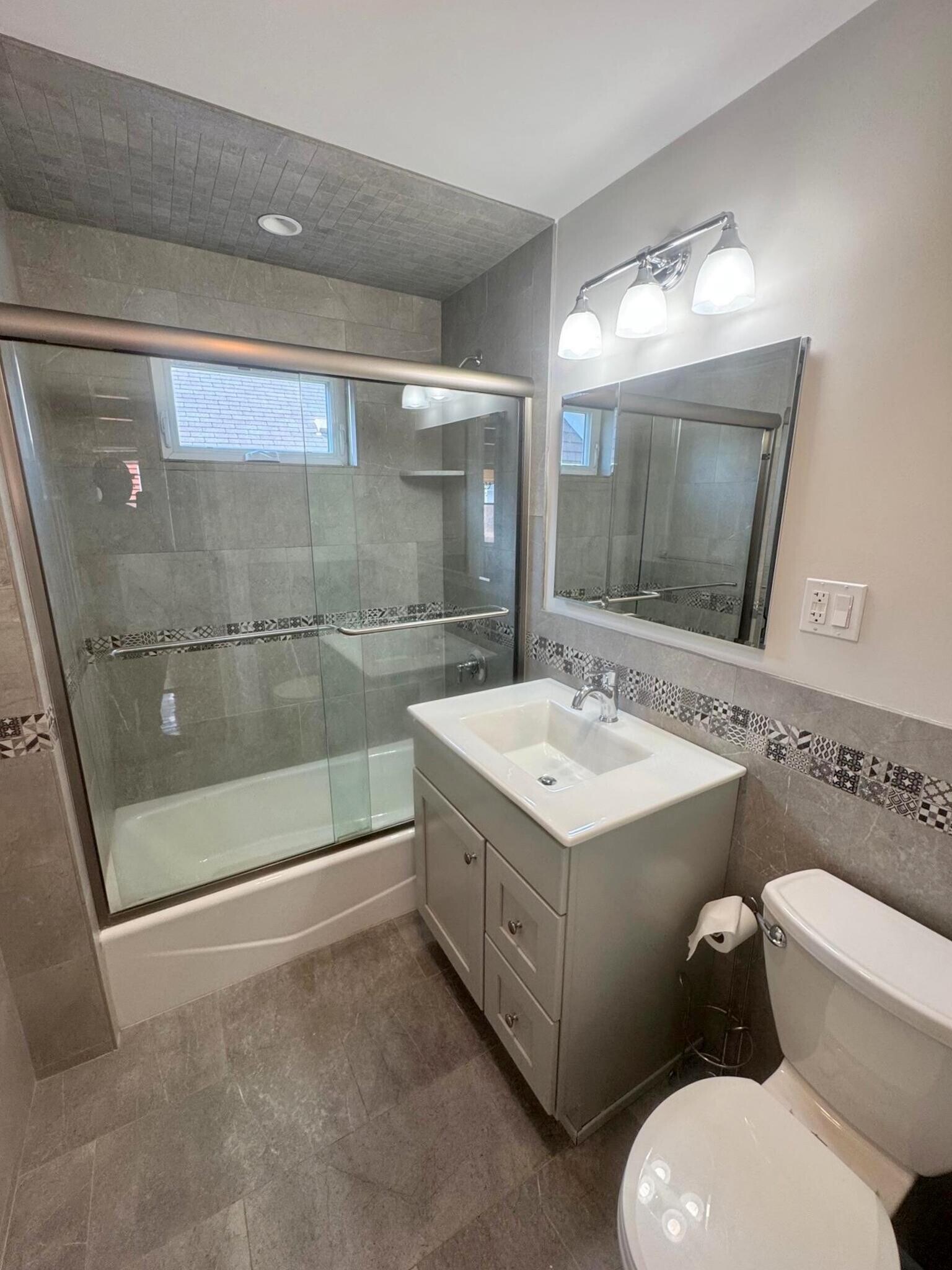 Building Photo - 86 Morrison Ave