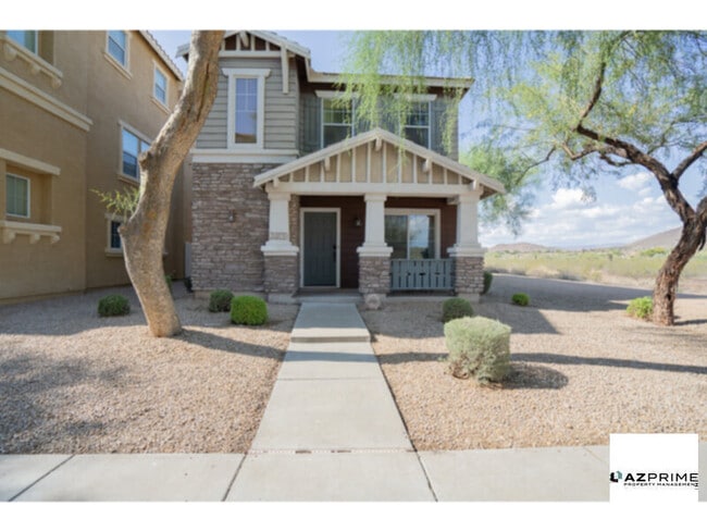 Building Photo - This Townhouse is One of the Most Desirabl...