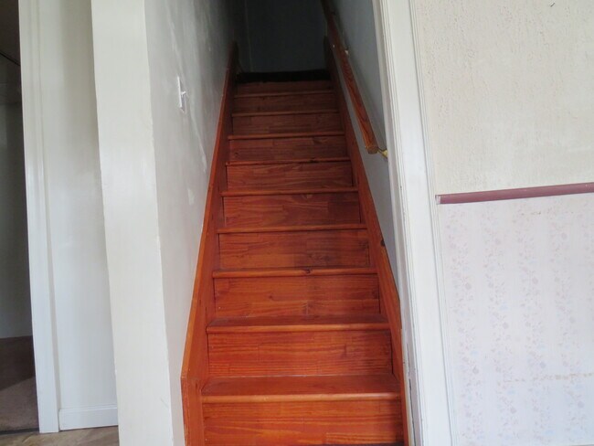 Building Photo - 2002 Cottage Ave