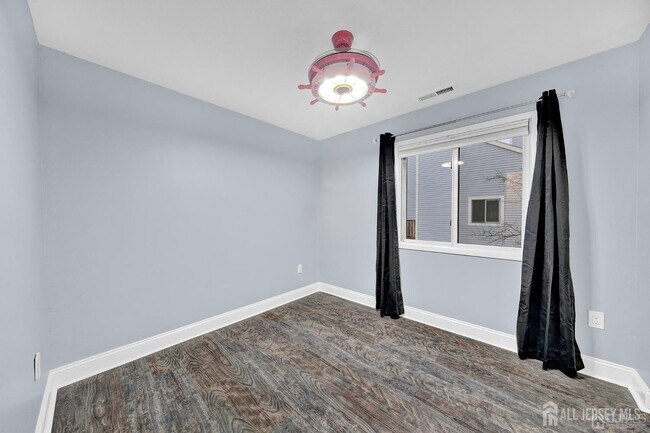 Building Photo - 914 Aspen Dr