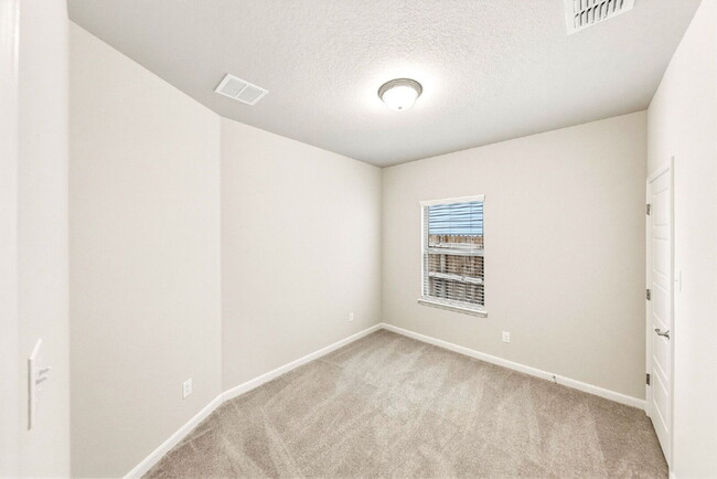 Building Photo - New Construction. Immediate Move In