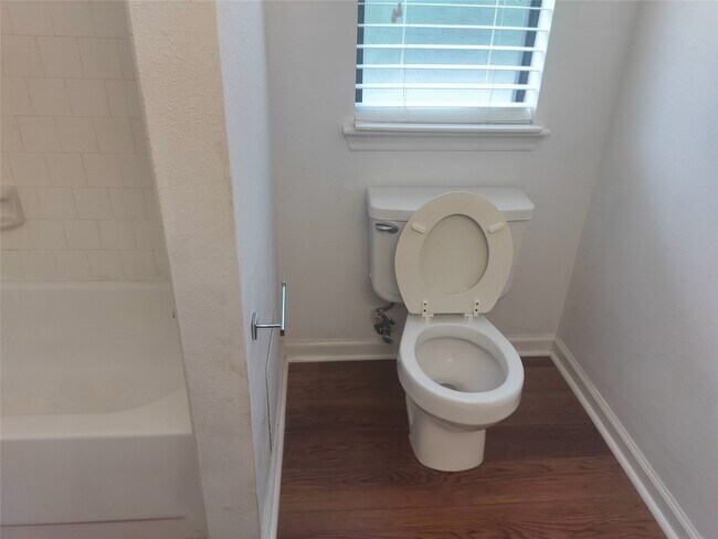 Building Photo - 8239 Viny Ridge Dr