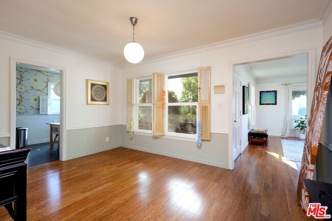 Building Photo - 5615 Wenlock St