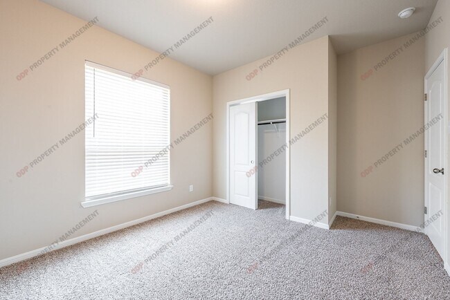 Building Photo - 10206 Eaglefire Dr