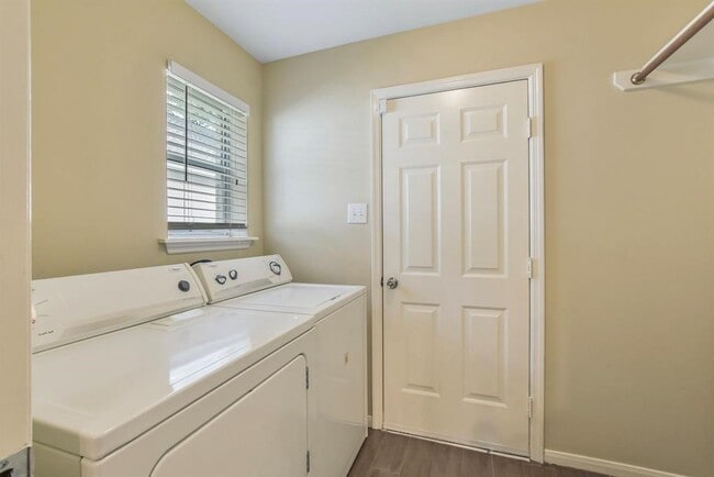 Building Photo - 74 S Wynnoak Cir