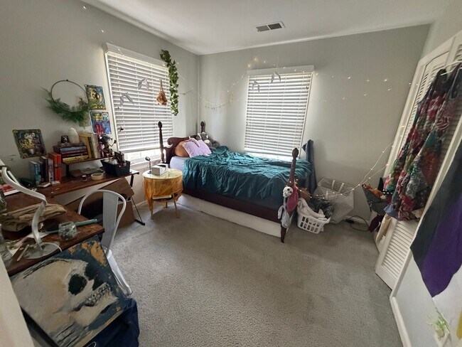 Building Photo - Low-Maintenance Living Near VT & Downtown Blacksburg