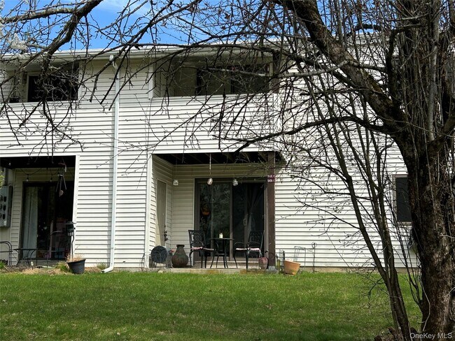 Building Photo - 40 Scarborough Ln