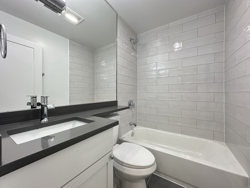 Building Photo - 503 W Aldine Ave