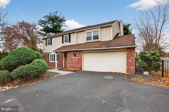 Building Photo - 11 Grant Dr