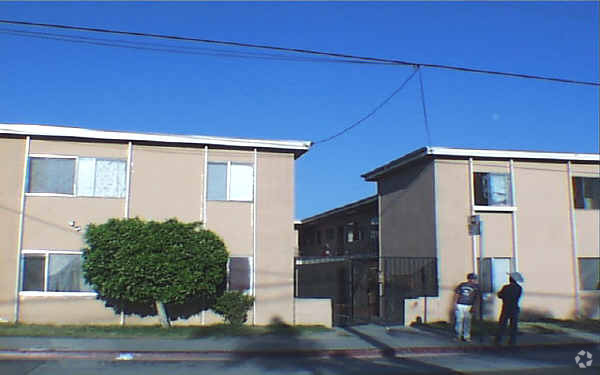 Building Photo - 8232 Wilcox Ave