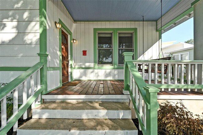 Building Photo - 5112 Caswell Ave