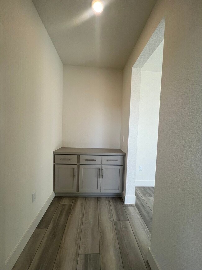 Building Photo - 1748 Jade Pl