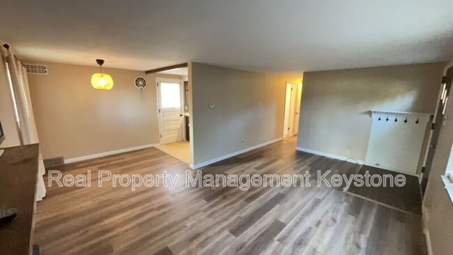 Building Photo - 5114 Caste Dr