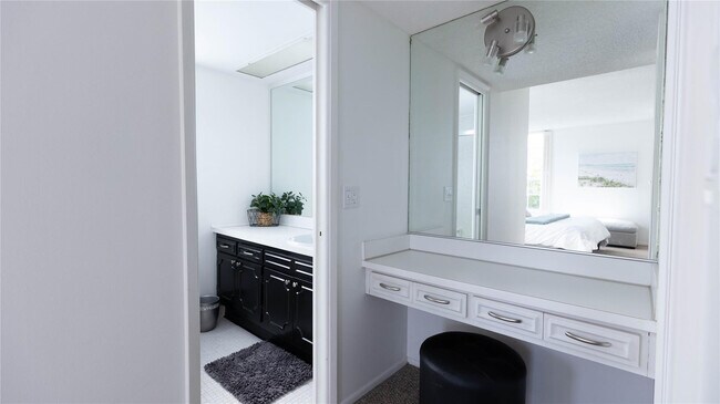 Building Photo - 3100 N Course Ln