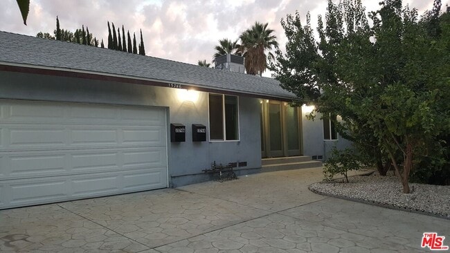 Building Photo - 15746 Magnolia Blvd