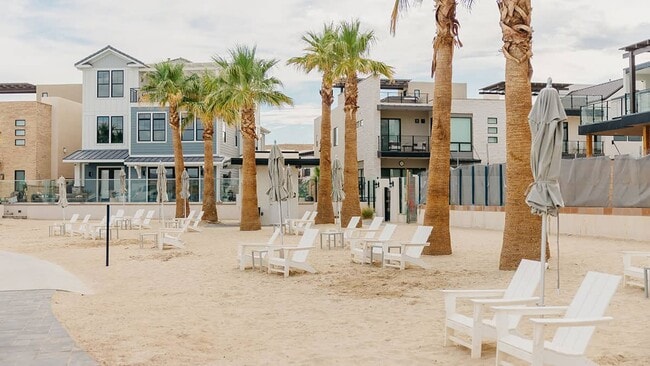 Building Photo - 646 Grn Mountain Dr